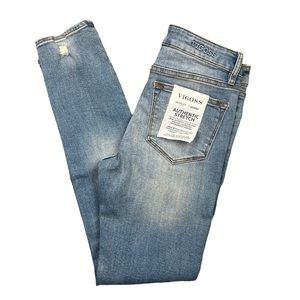 NWT Vigoss, Marles Distressed Skinny Jeans, Light Wash, Size 25